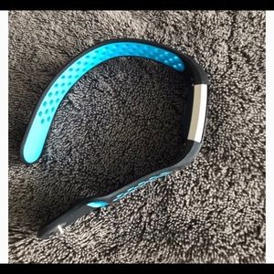 Fitbit charge 2 with charger, bands & aira scale